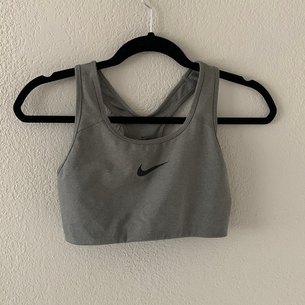 Nike pro sports bra